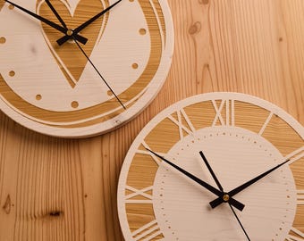 Orologi in abete Classic da parete in legno, silenzioso, con numeri romani o indicatori delle ore | Decorazione casa | Arte in legno - Cuore