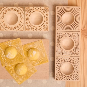 Triple Ravioli Mold - Beech Wood Cutting Board for Fresh Pasta - Gift Idea for Her