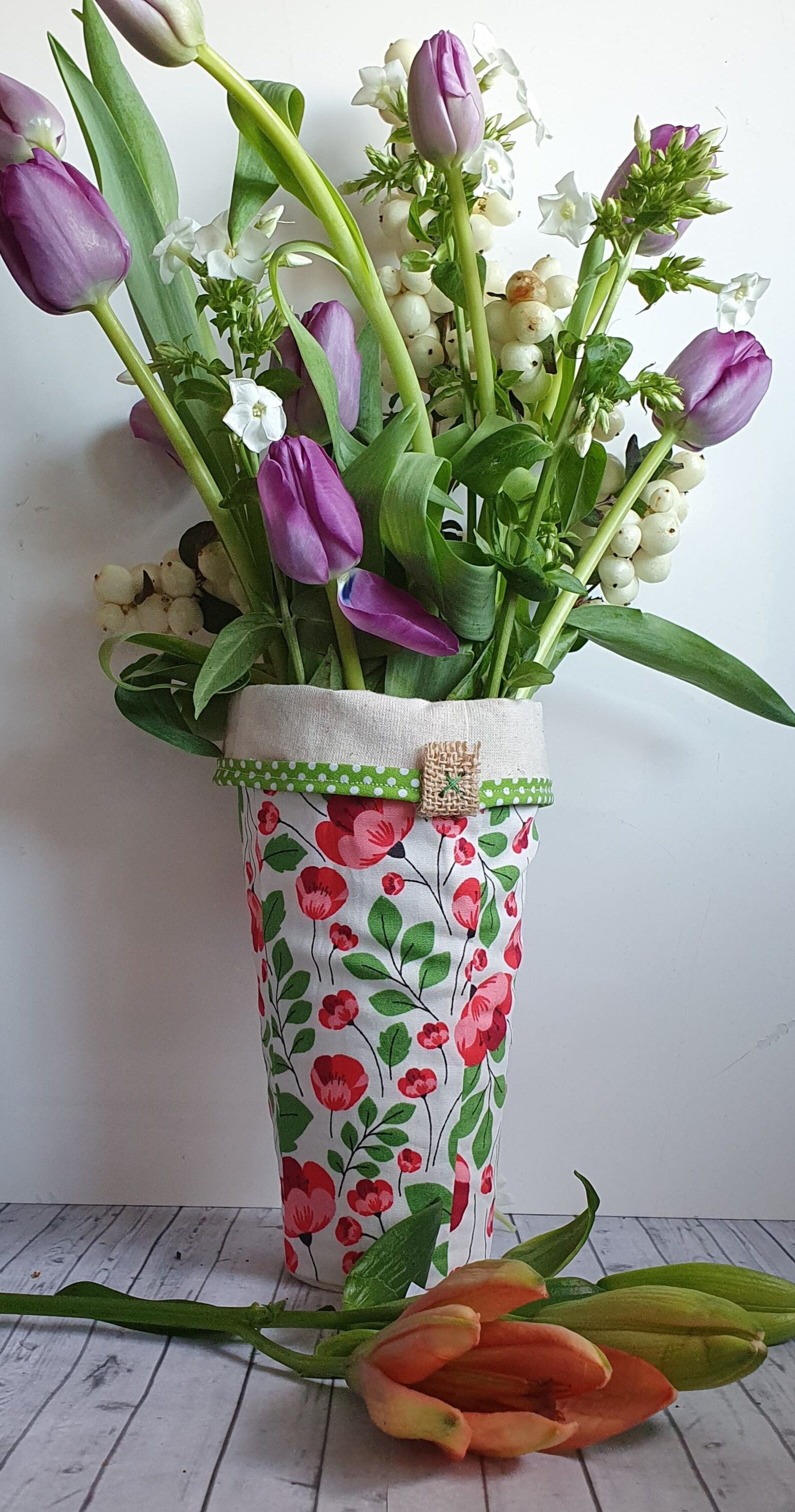 Fabric Vase Cover. Designed to slip over a pint glass. Etsy Italia