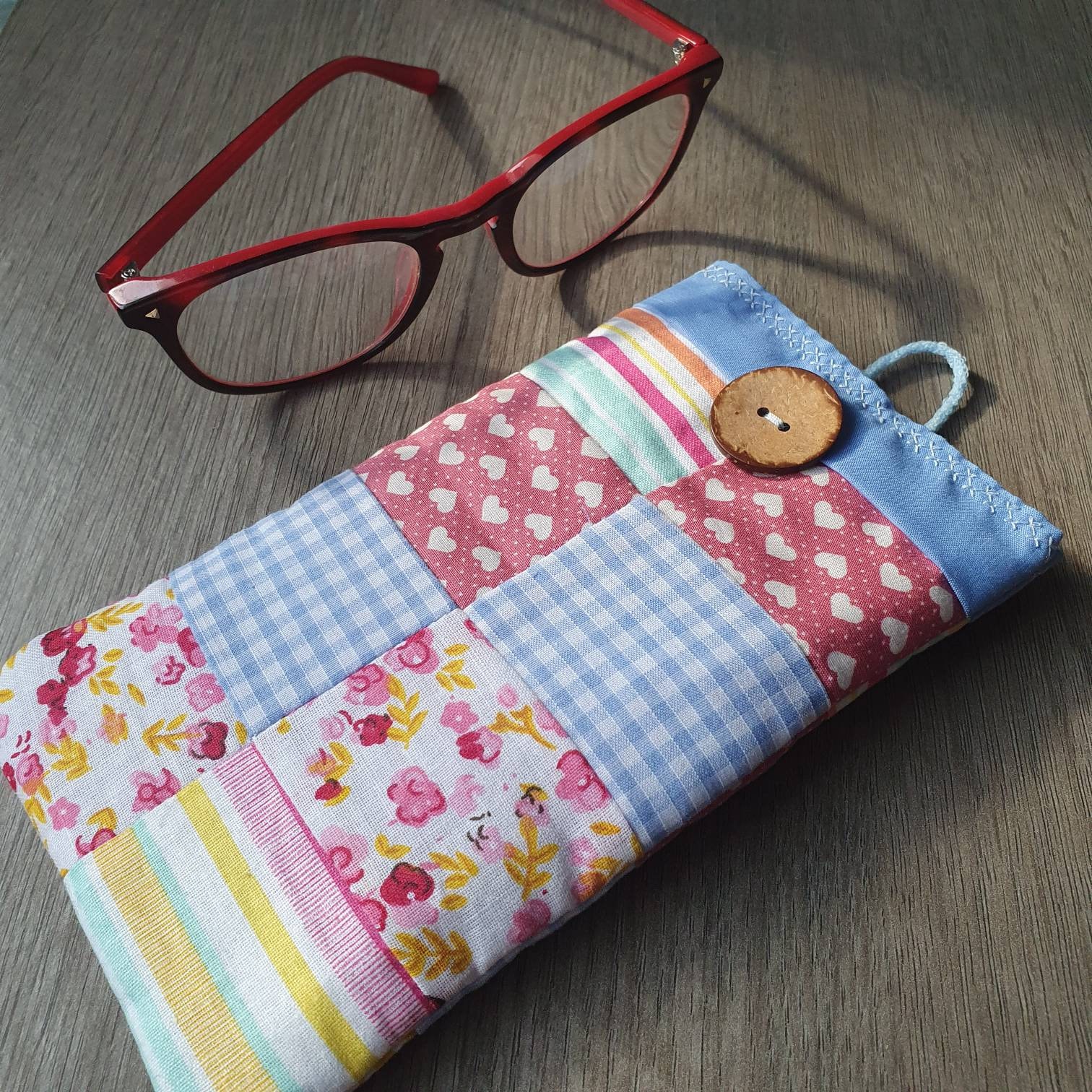 Étui à Lunettes Mixte Portable - Patchwork Ou Brodé - Avec Cordon Cou Ou Anse Main - Tissu - Fabriqué En Thaïlande