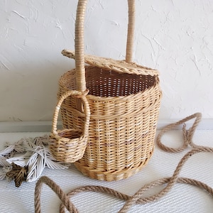 Wicker basket with a handle. Jane Birkin basket. A wicker ba - Inspire  Uplift