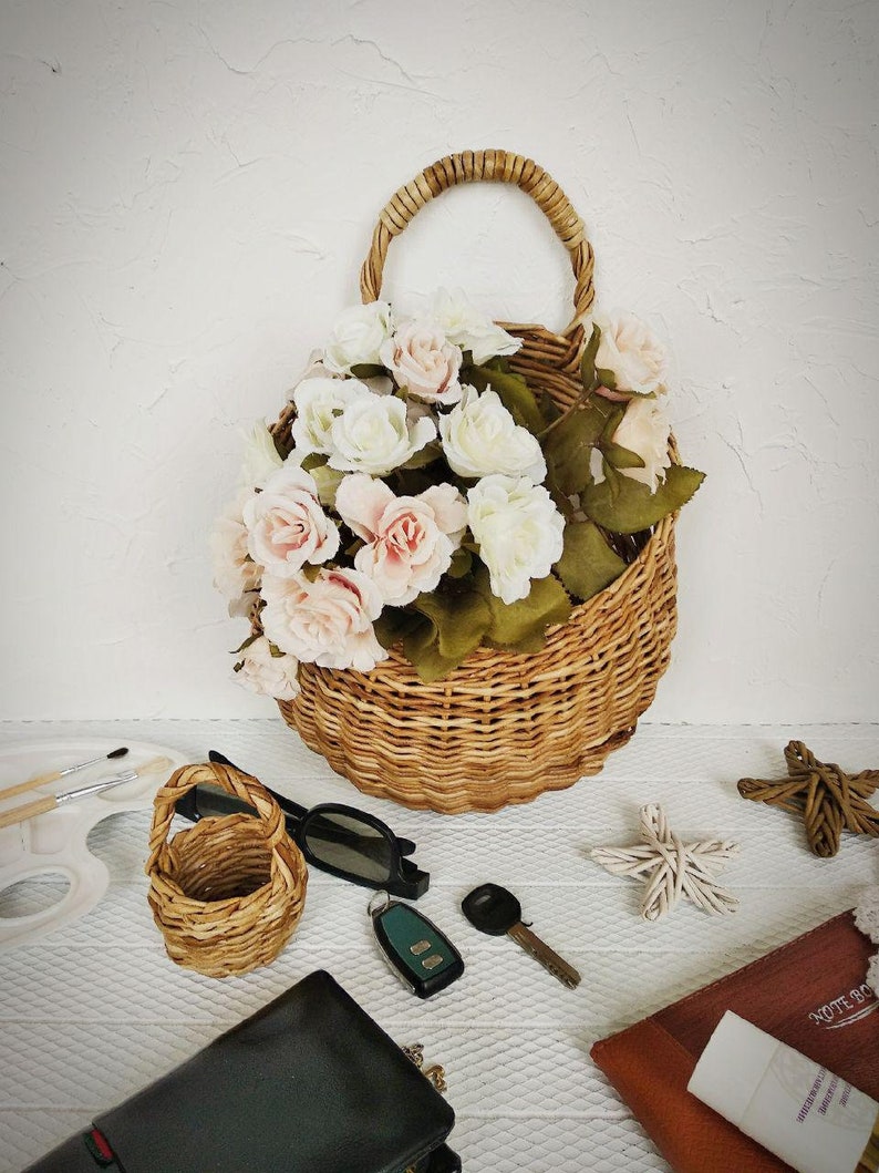 Rustic wicker hanging Wicker wall decor Door basket Mail basket Flower basket Universal basket Modern rustic decor Farmhouse woven basket