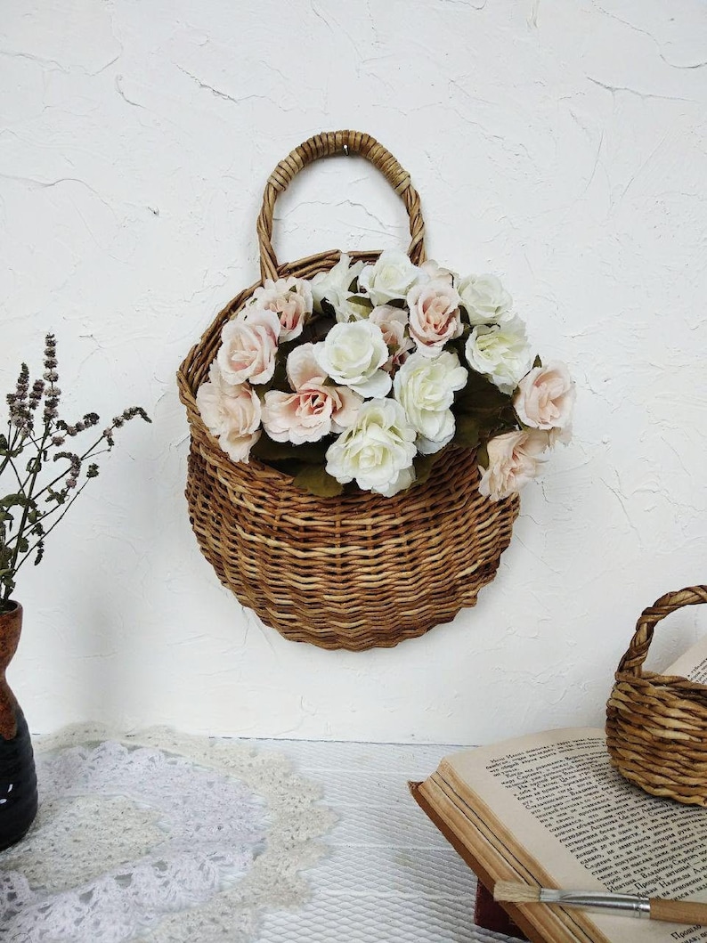 Rustic wicker hanging Wicker wall decor Door basket Mail basket Flower basket Universal basket Modern rustic decor Farmhouse woven basket