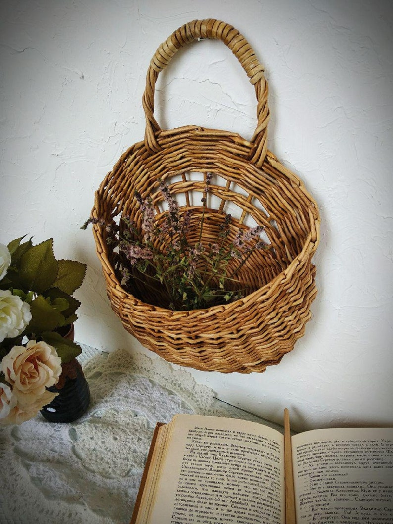 Rustic wicker hanging Wicker wall decor Door basket Mail basket Flower basket Universal basket Modern rustic decor Farmhouse woven basket