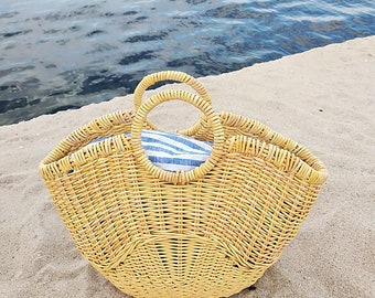 Handmade Wicker Beach Basket: Eco-Friendly Straw Market Bag