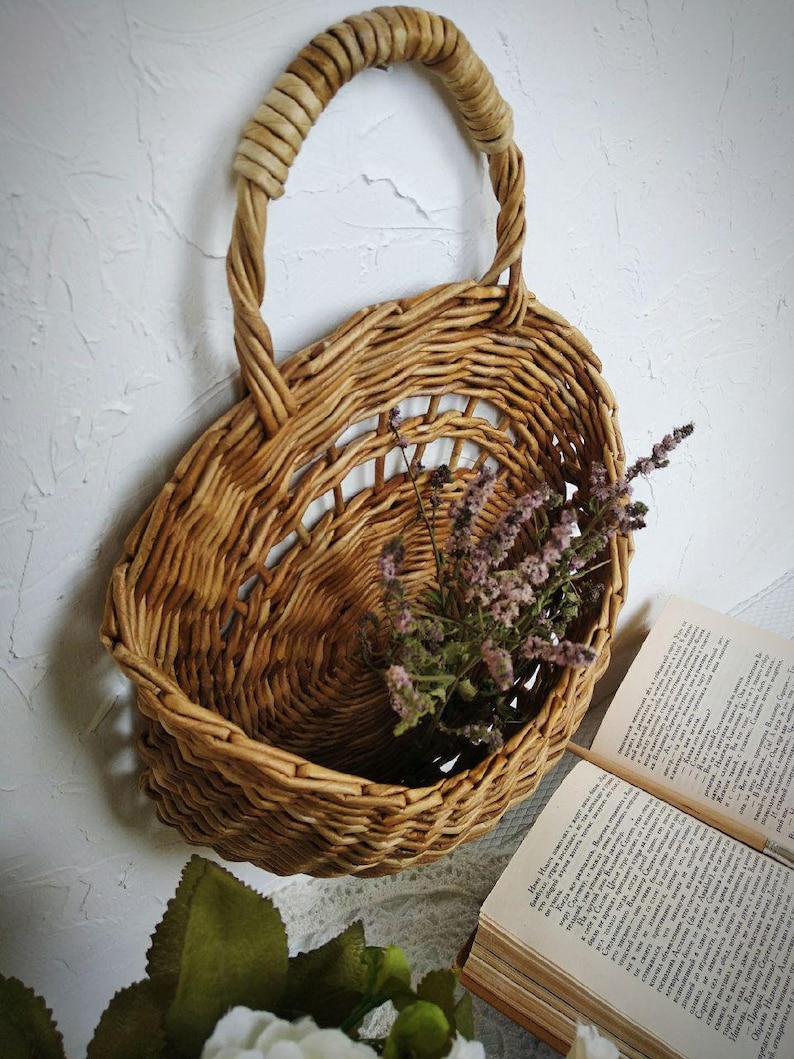 Rustic wicker hanging Wicker wall decor Door basket Mail basket Flower basket Universal basket Modern rustic decor Farmhouse woven basket