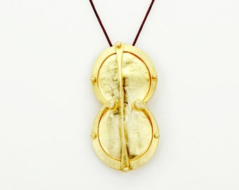 Collar con escudo de plata de ley bañado en oro: Joyería minoica