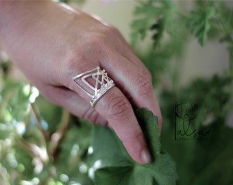 ◇Primaute◇ TRIANGLE RING Geometric Triangle Ring Kinetic Jewelry, Handmade Forged