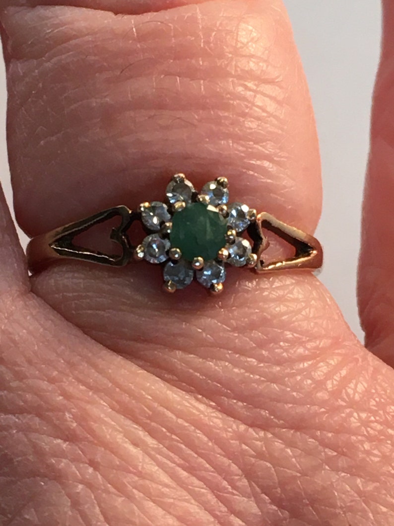 9ct Gold Diamond and Emerald Ring