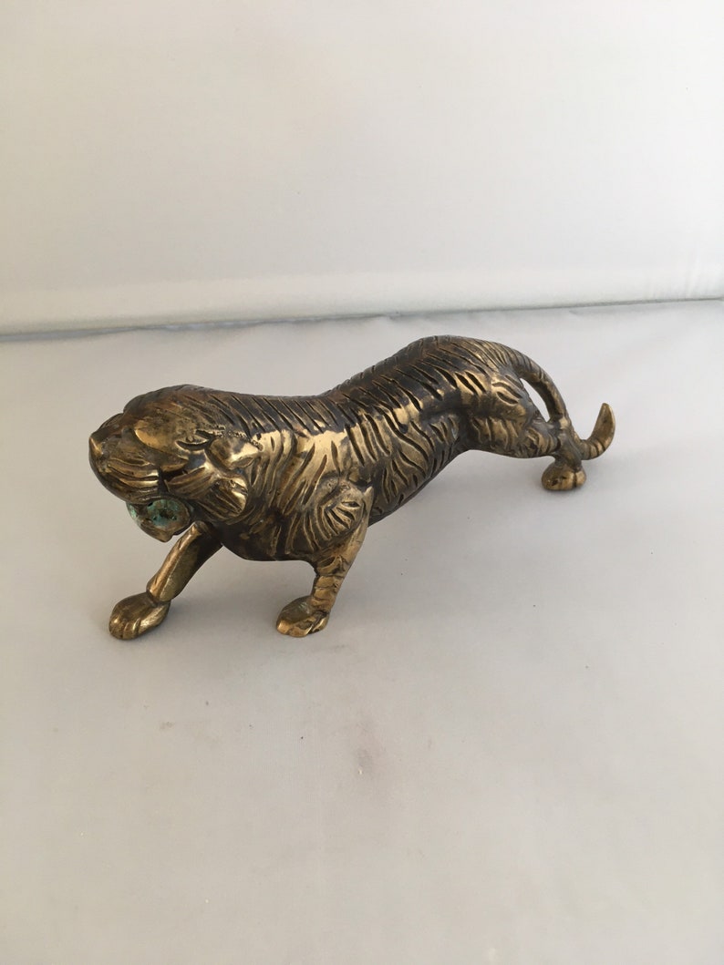MEDIUM TIGER HOOP WHITE BRASS