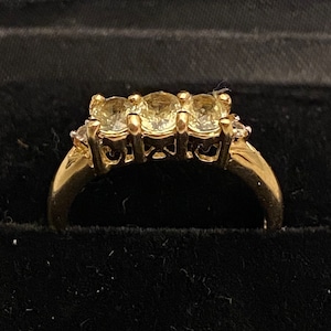 9ct Gold Peridot Ring
