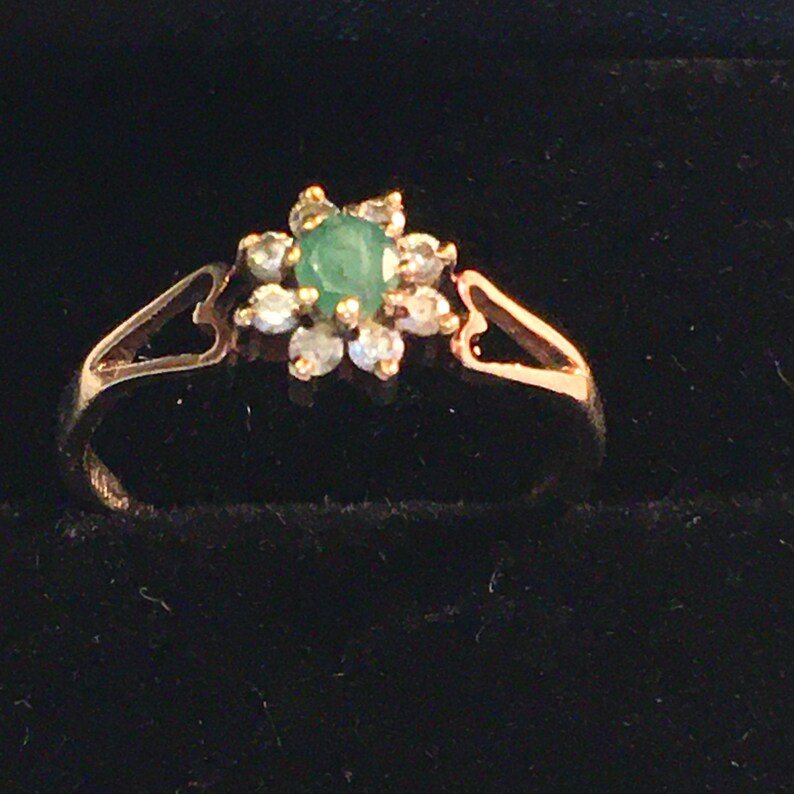 9ct Gold Diamond and Emerald Ring