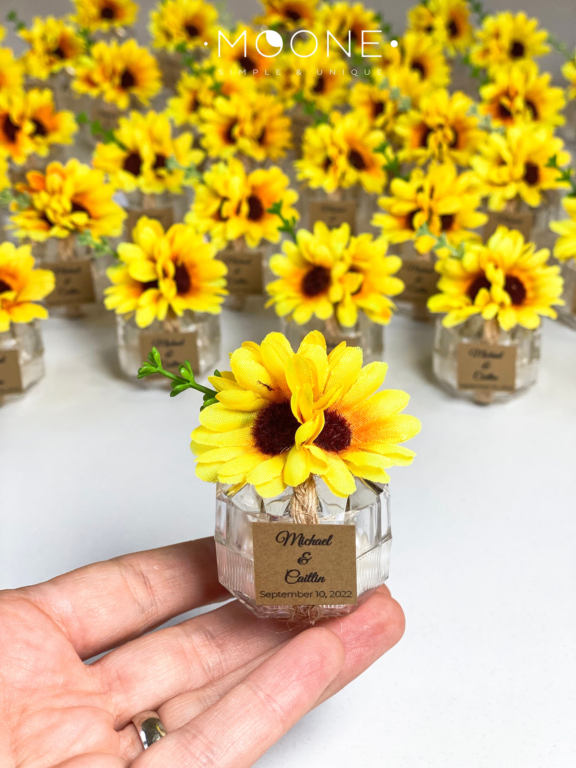  Finduat 20 Sets Baby Shower Return Gifts for Guests for Adult,  Sunflower Keychains + Thank You Kraft Tags for Sunflower Party Favors, Baby  Shower Party Bag Decor for Birthday Party 