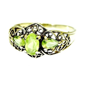 9ct 9k Gold Peridot Filigree Ring Size 6 1/2 - M 1/2
