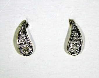 9ct 9k Gold Diamond Teardrop Stud Earrings