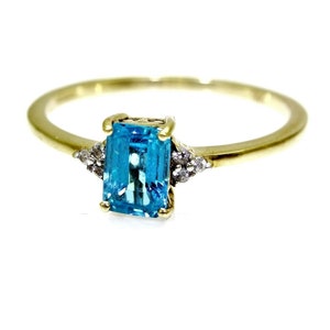 9ct Gold Blue Topaz Zircon Ring Size 9 3/4 - T
