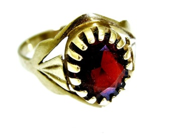 9ct 9k Yellow Gold Natural Garnet Ring Size 3 3/4 - G