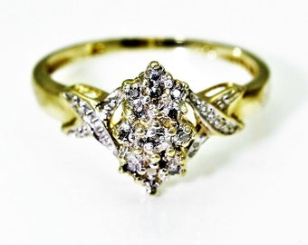 9ct 9k Gold Diamond Cluster Ring Size 7 1/4 - O