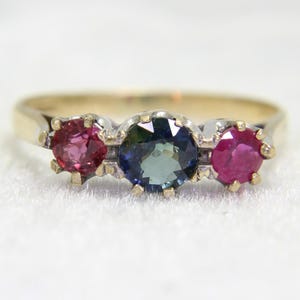 9ct 9k Gold Ruby & Sapphire Trilogy Ring Size 6 3/4 - N