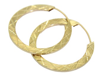 Pendientes De Aro Planos En Oro Amarillo De 9 Quilates Con Talla De Diamante