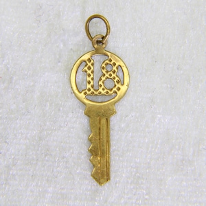 9ct 9k Yellow Gold 18 Key to the Door Charm Pendant 18th birthday