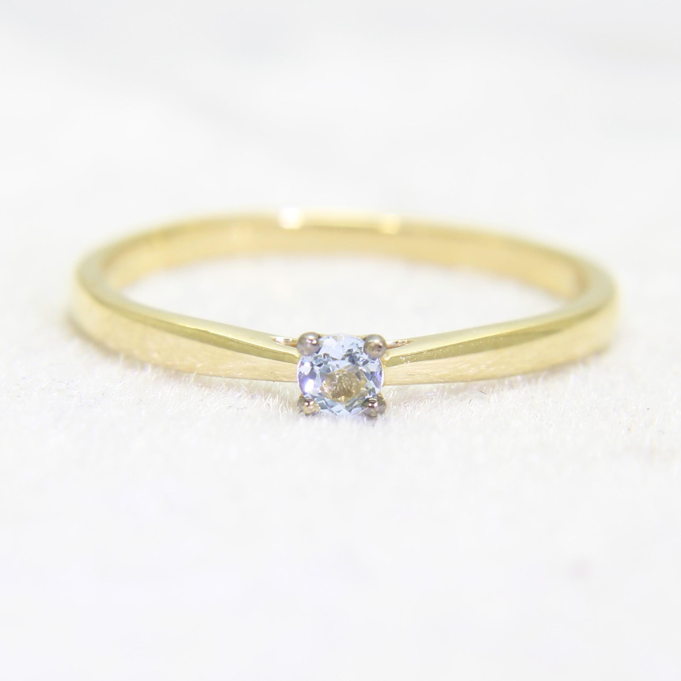 9ct 9k Yellow Gold Aquamarine Solitaire Ring Size 9 1/4 - S