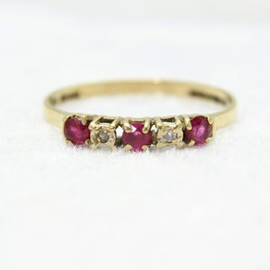 9 Karat Gold Rubin & Diamant Halb Eternity Ring Größe 7 - N 1/2