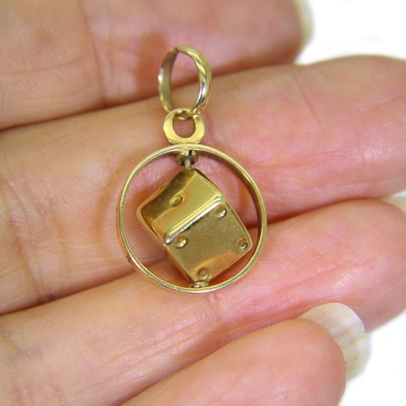 9ct 9k Gold Vintage Spinning Lucky Dice Pendant - image 2