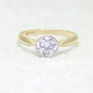 9ct 9k Gold Cubic Zirconia Solitaire Ring Size 7 3/4 - P