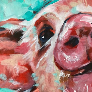 Puede incluir: Pintura de primer plano de la cara de un cerdo. El cerdo tiene la piel rosada, un hocico grande y rosado y un ojo negro. La pintura est&aacute; realizada en un estilo suelto y expresivo con pinceladas visibles.