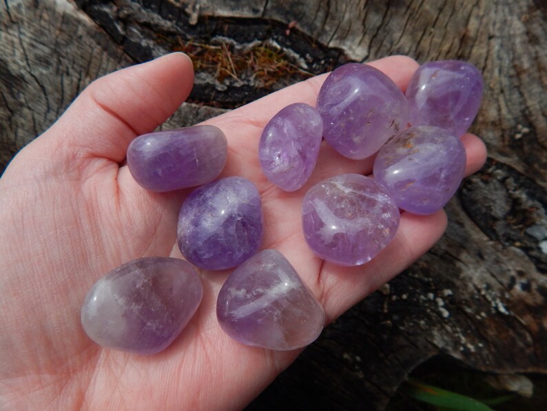 Tumbled Brazilian Amethyst Natural Healing Crystal M0M29R Metaphysical Gemstone 20-25mmX22-35mm 1 Piece
