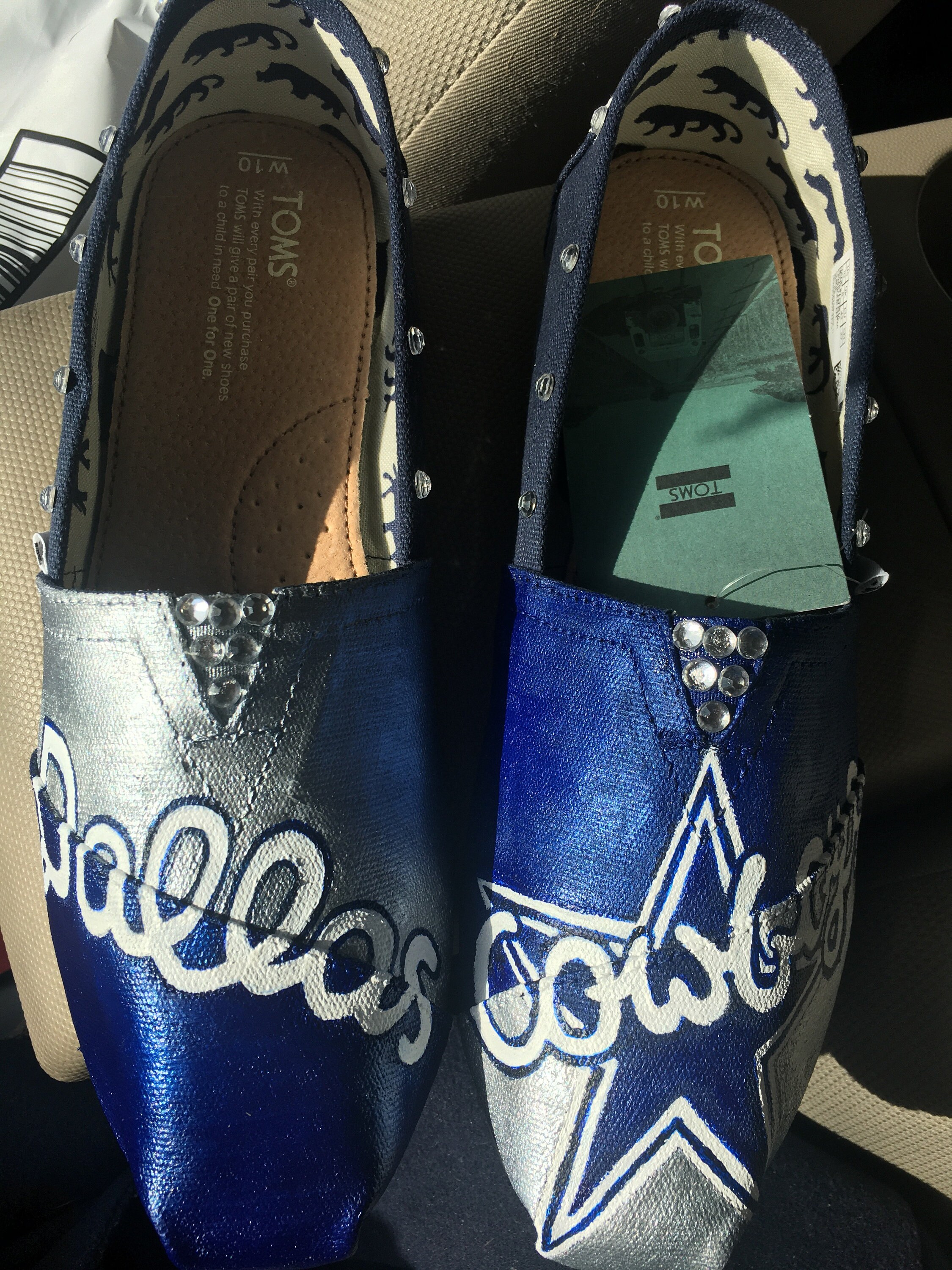 Dallas cowboys hotsell toms shoes
