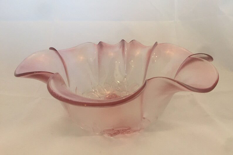 Flower Rosella Pattern No Damage Vintage Pink Hostess Serving Bowl Mikasa Glass