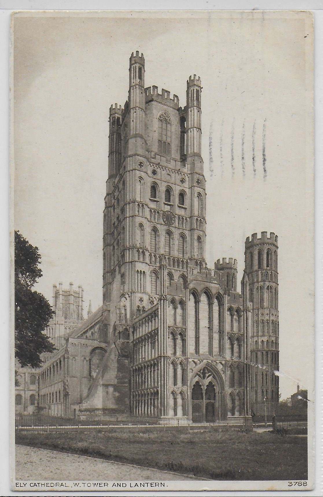 Image of 1924 - Ely Cathedral W Tower & Lantern, Ely, Cambridgeshire, England Vintage Postcard