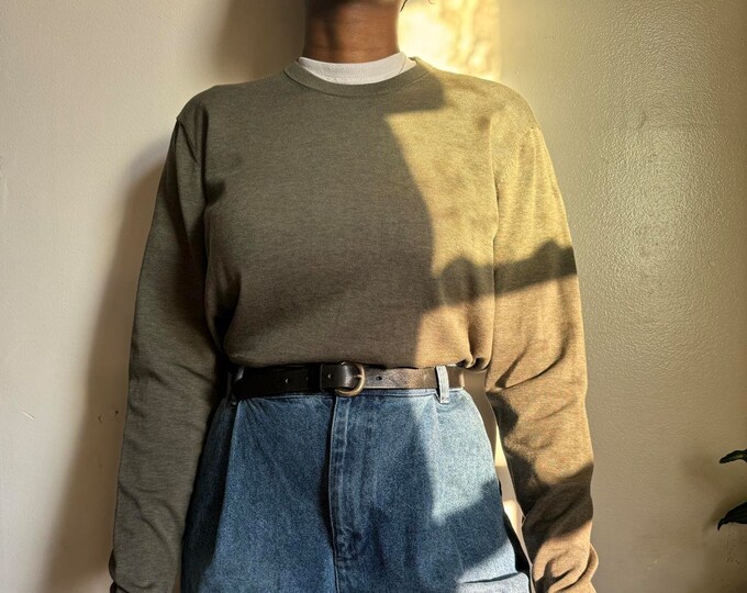Classic unisex long sleeve crew neck pullover knit sweater