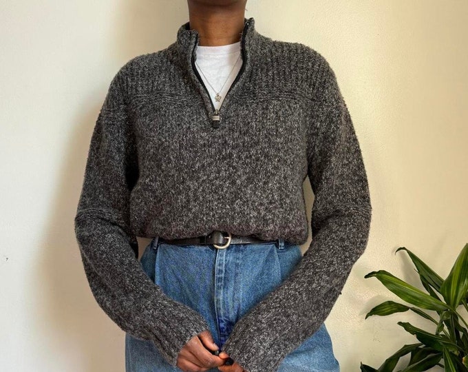 Vintage unisex Oversized long sleeve quarter zip pullover black and gray dads sweater
