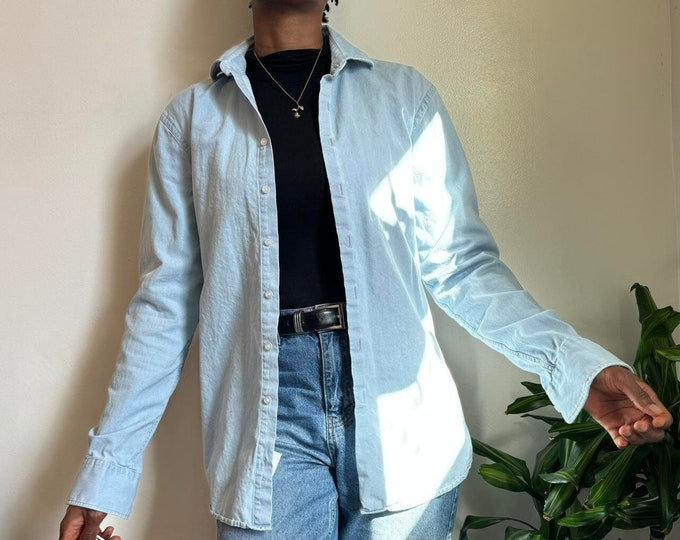 Vintage lightweight baby blue button down long sleeves shirt