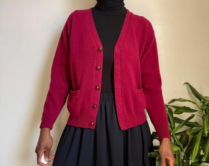 Vintage red lambswool button down streetwear pretty academia cardigan size M/L