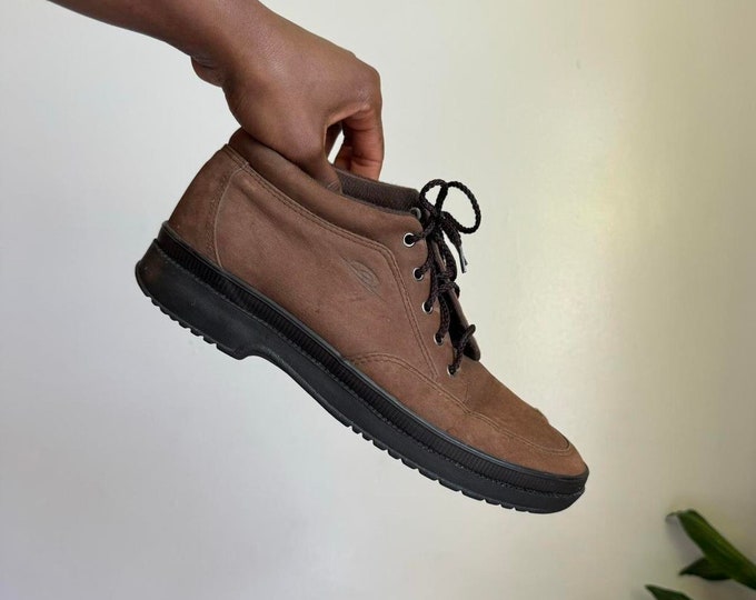 Vintage women lace up brown ankle boots