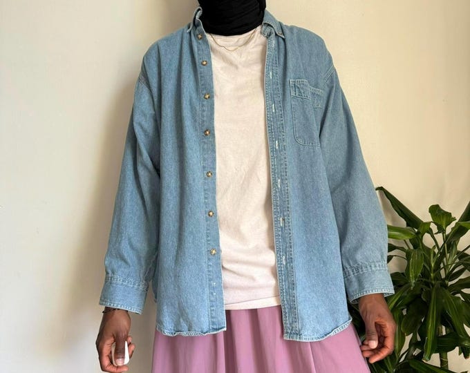 Vintage lightweight button down long sleeves denim shirt size S