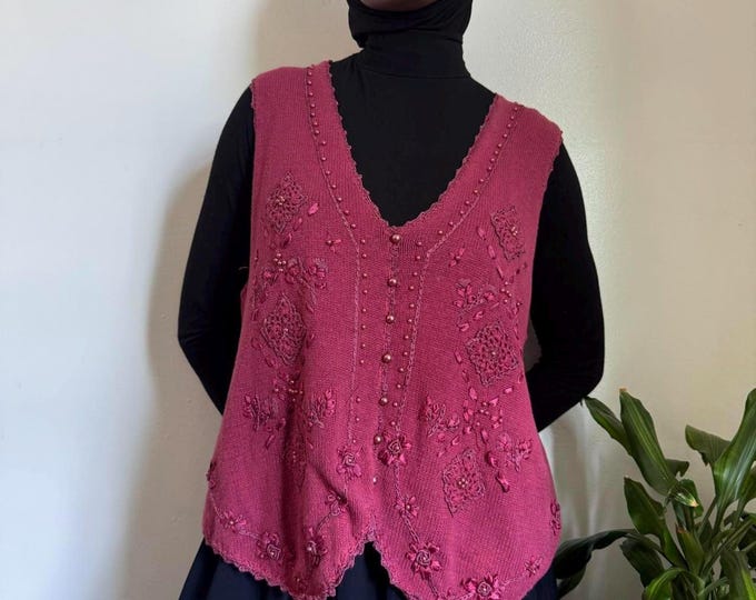 Vintage knit floral cardigan vest with floral embroidered details size 18/20