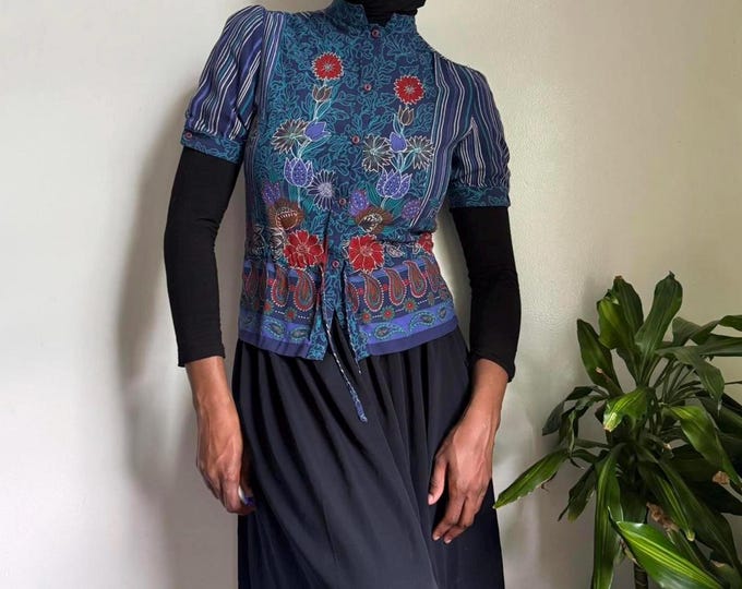 Vintage 80s Tj’s Blue floral print boho top size Unknown fits like S