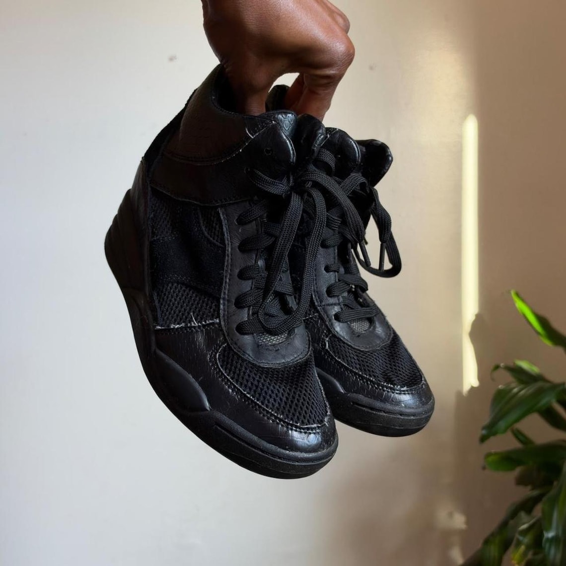 Y2K Skechers Black Leather Suede Hidden Wedge Sneakers women’s US 7, foto 2 di 5