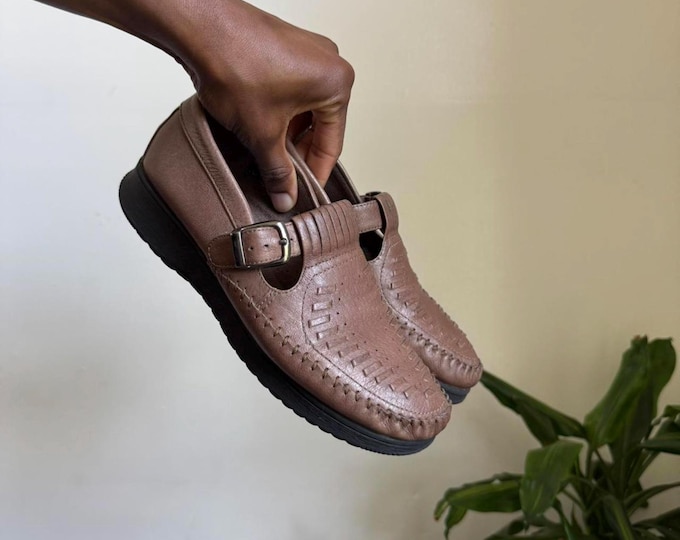 Vintage Judith Women grunge tan loafer leather shoes size 6.5M