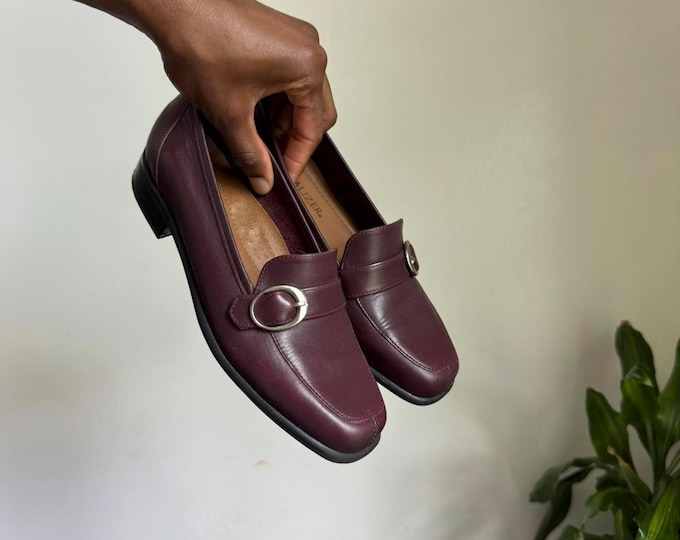 Vintage Naturalizer women Burgundy loafers leather shoes size size 5.5