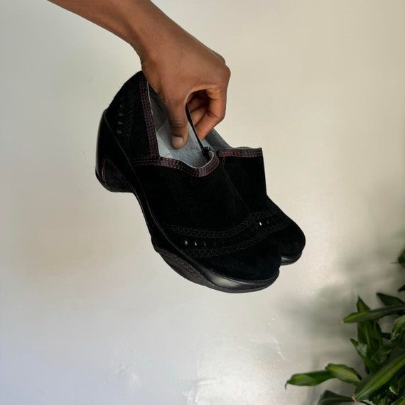 Vintage women black slip on chunky sole leather u… - image 3