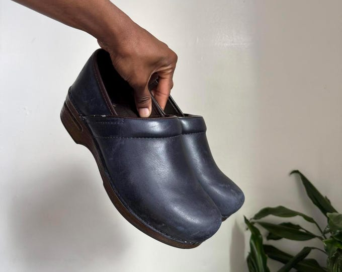 Vintage women Navy leather upper dansko slip on clogs size 9