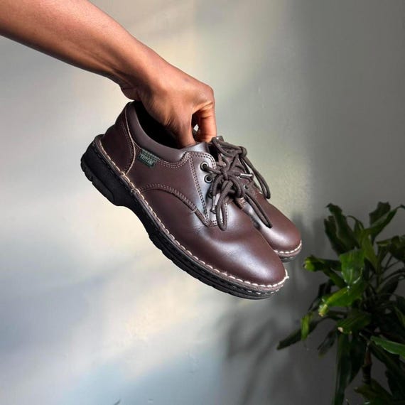 Vintage 90s Eastland Leather Oxfords // Dark Brown Academia 