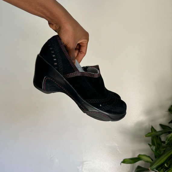 Vintage women black slip on chunky sole leather u… - image 1
