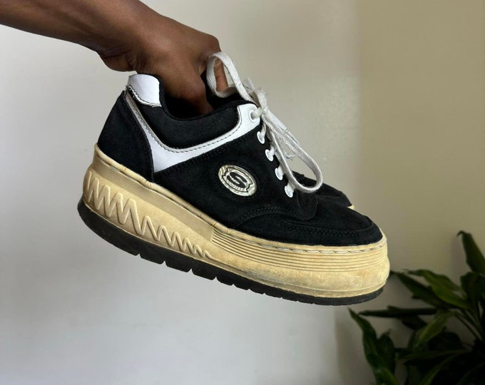 Vintage Lace Up Chunky Sole A3d7